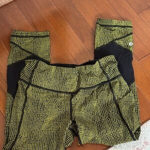 Lululemon Yellow and Black Patterned Crop leggings